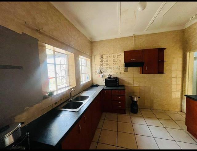 3 BEDROOM HOUSE FOR SALE IN ELSBURG